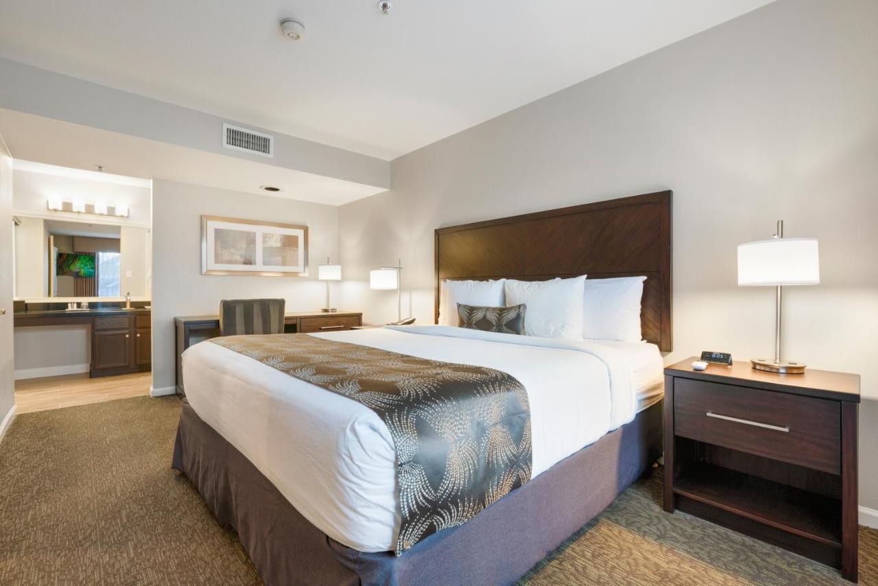 Chase Suites Brea-Fullerton - North Orange County Екстер'єр фото