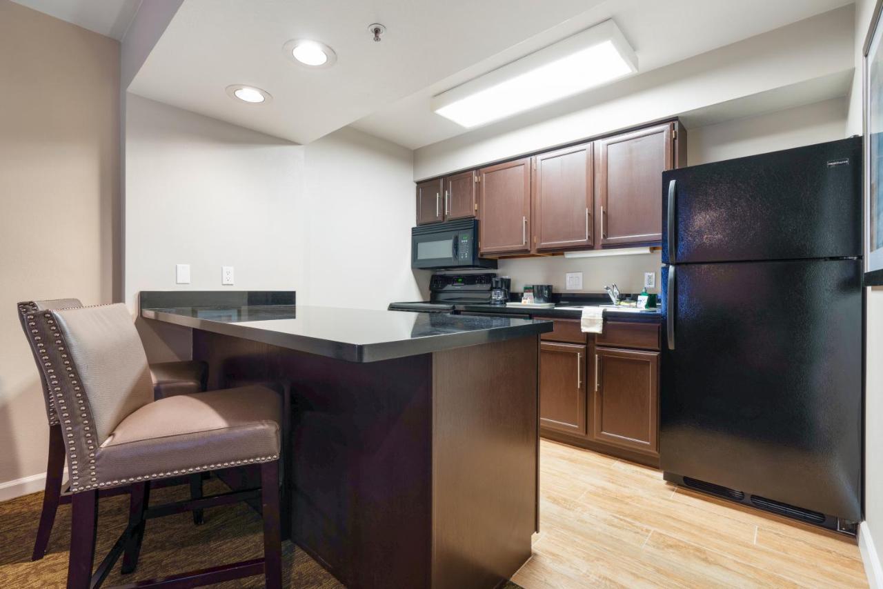 Chase Suites Brea-Fullerton - North Orange County Екстер'єр фото