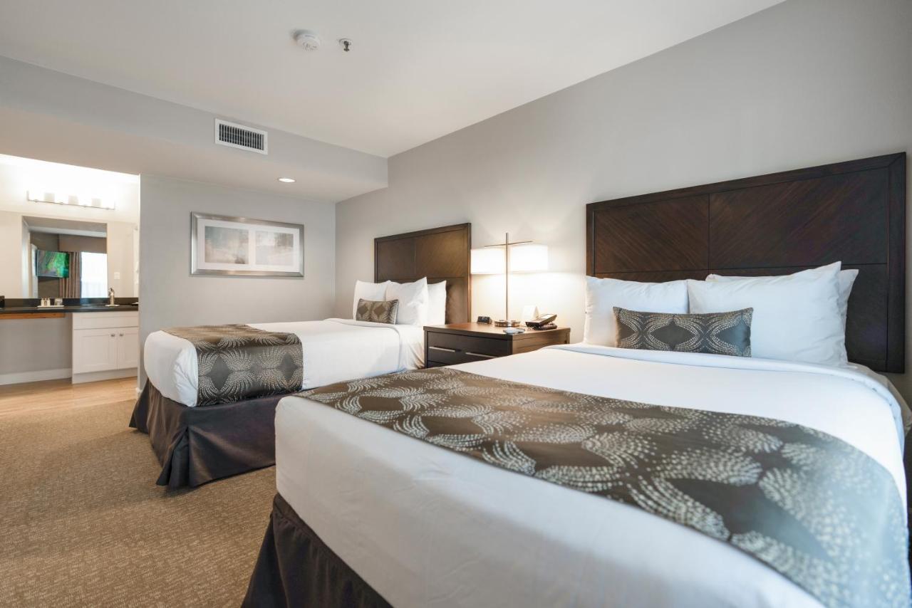 Chase Suites Brea-Fullerton - North Orange County Екстер'єр фото