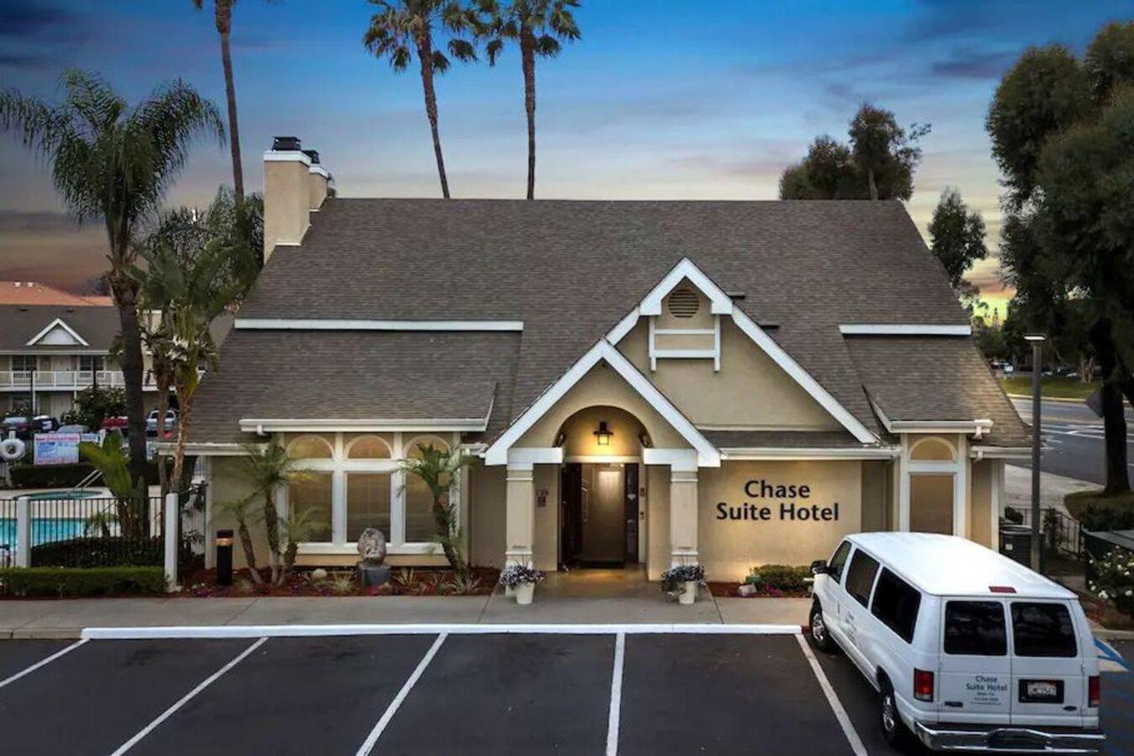 Chase Suites Brea-Fullerton - North Orange County Екстер'єр фото