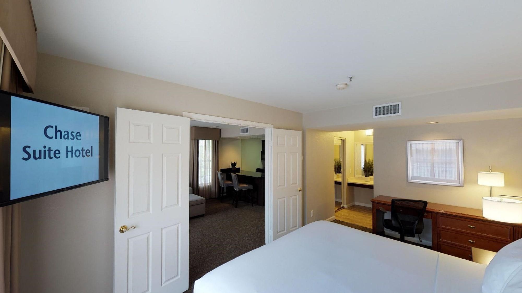 Chase Suites Brea-Fullerton - North Orange County Екстер'єр фото