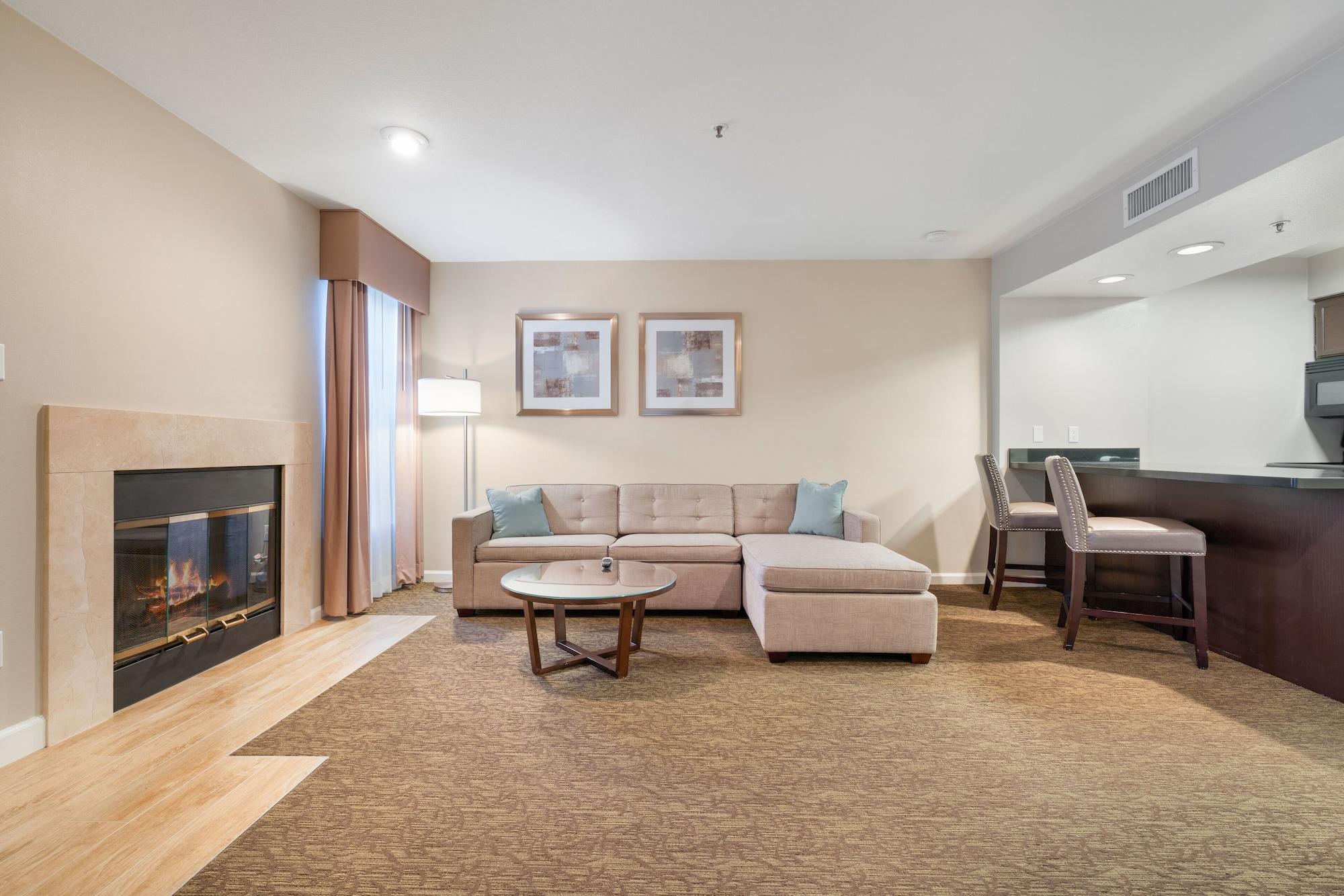 Chase Suites Brea-Fullerton - North Orange County Екстер'єр фото