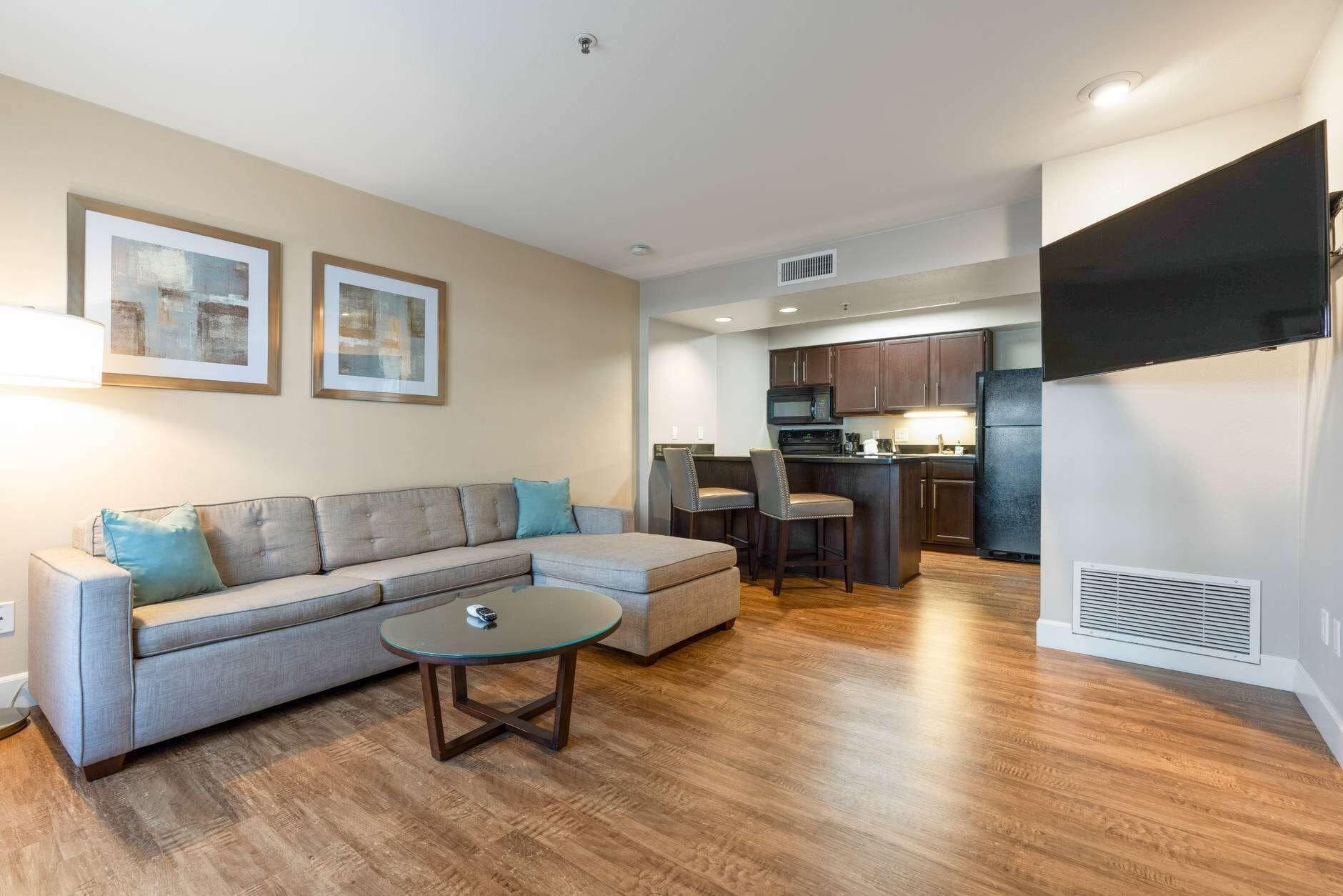 Chase Suites Brea-Fullerton - North Orange County Екстер'єр фото
