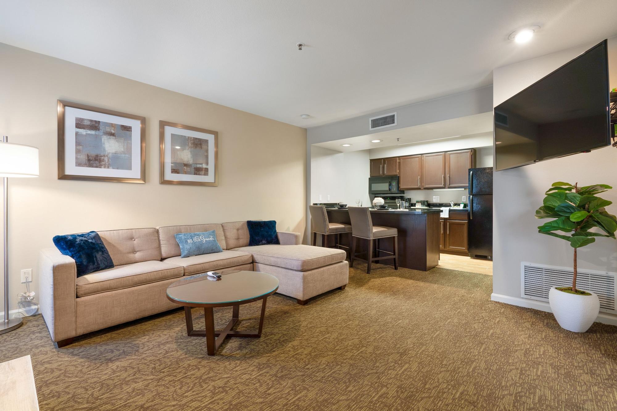 Chase Suites Brea-Fullerton - North Orange County Екстер'єр фото