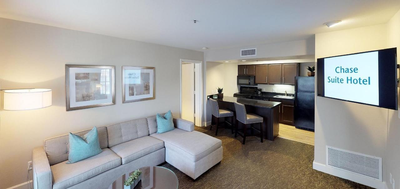 Chase Suites Brea-Fullerton - North Orange County Номер фото